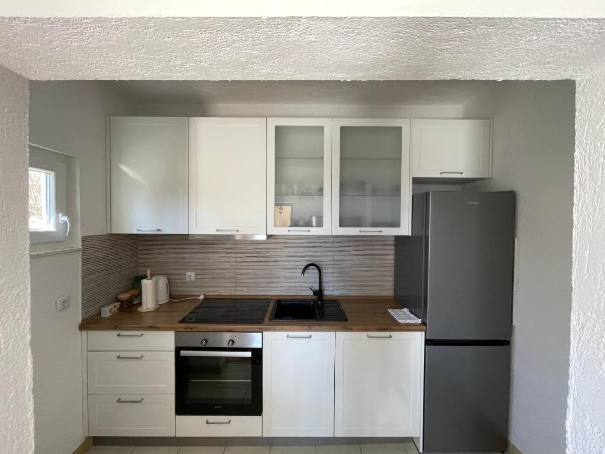 Apartman Ana Vrlika Kültér fotó