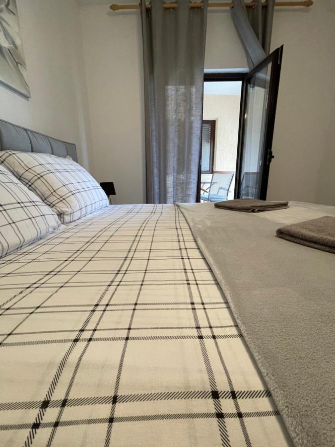 Apartman Ana Vrlika Kültér fotó
